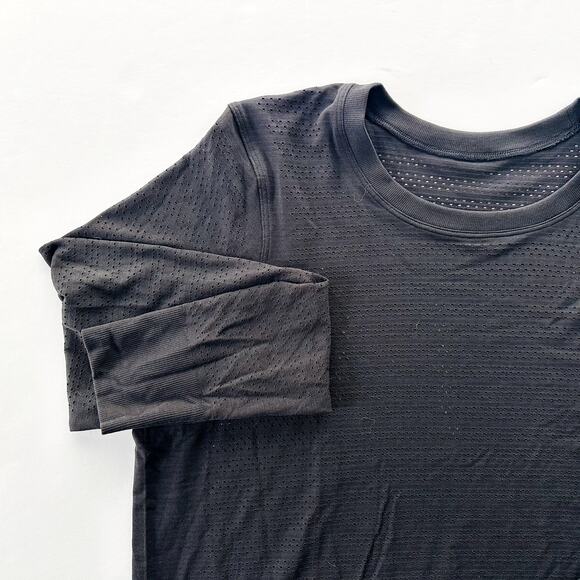Lululemon Breeze By Long Sleeve Black 12 Mesh Loose Gym Run Workout - Picture 3 of 5